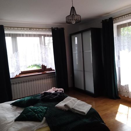 Apartamenty Kletowka Кросно Екстериор снимка