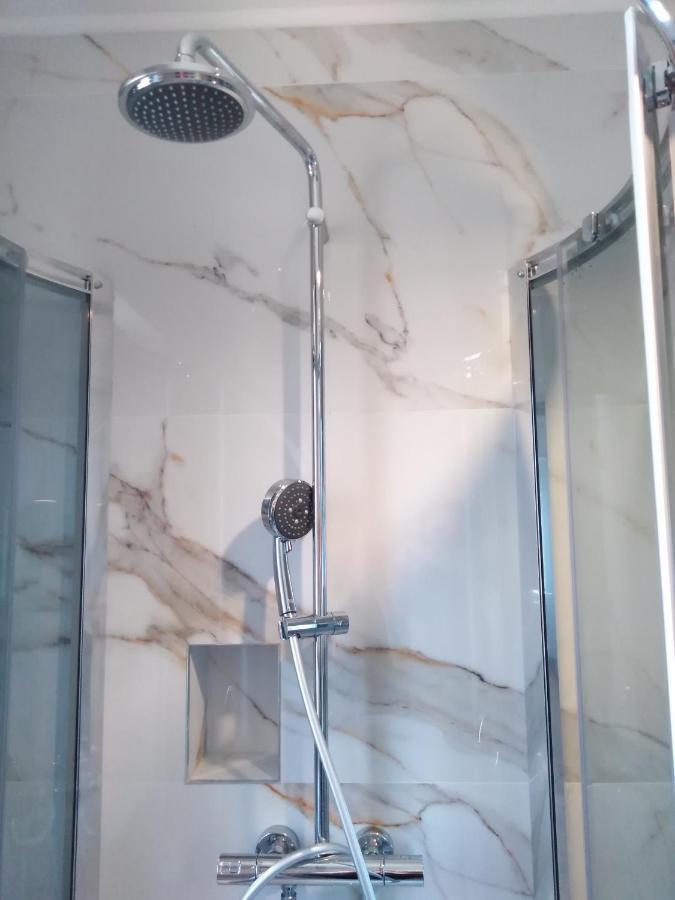 Apartamenty Kletowka Кросно Екстериор снимка