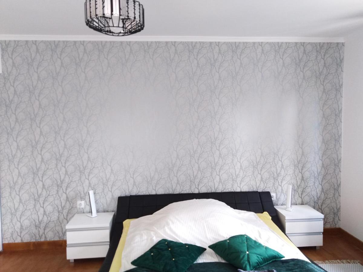 Apartamenty Kletowka Кросно Екстериор снимка