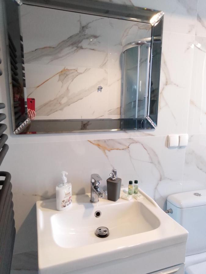Apartamenty Kletowka Кросно Екстериор снимка