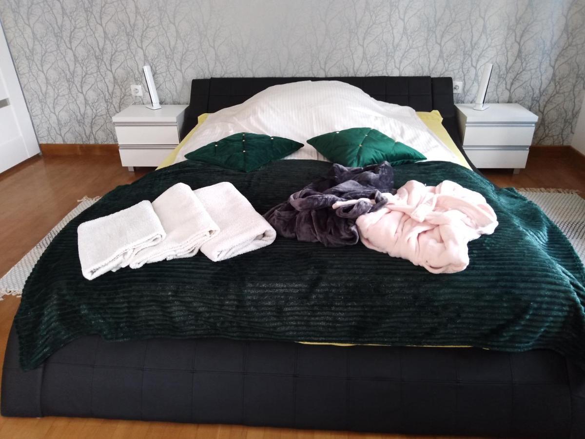Apartamenty Kletowka Кросно Екстериор снимка