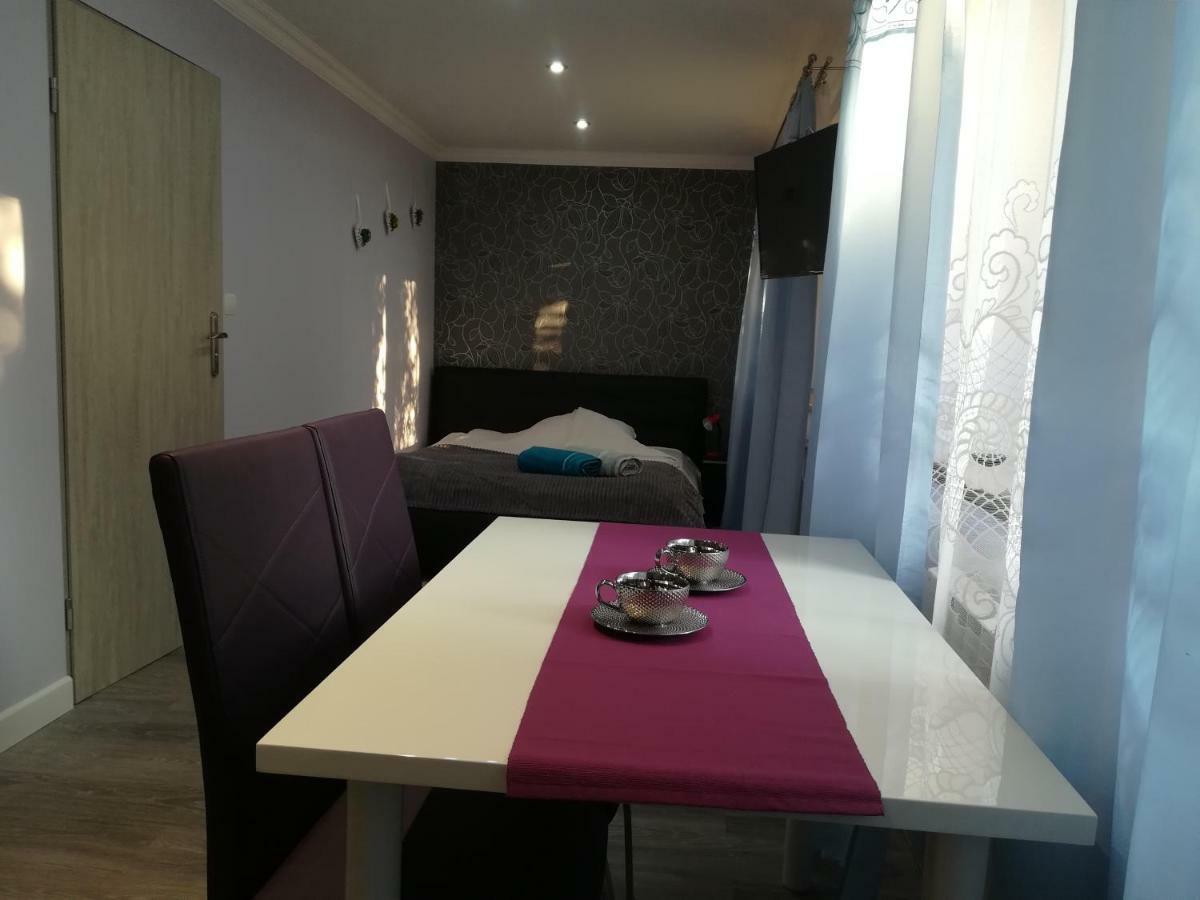 Apartamenty Kletowka Кросно Екстериор снимка