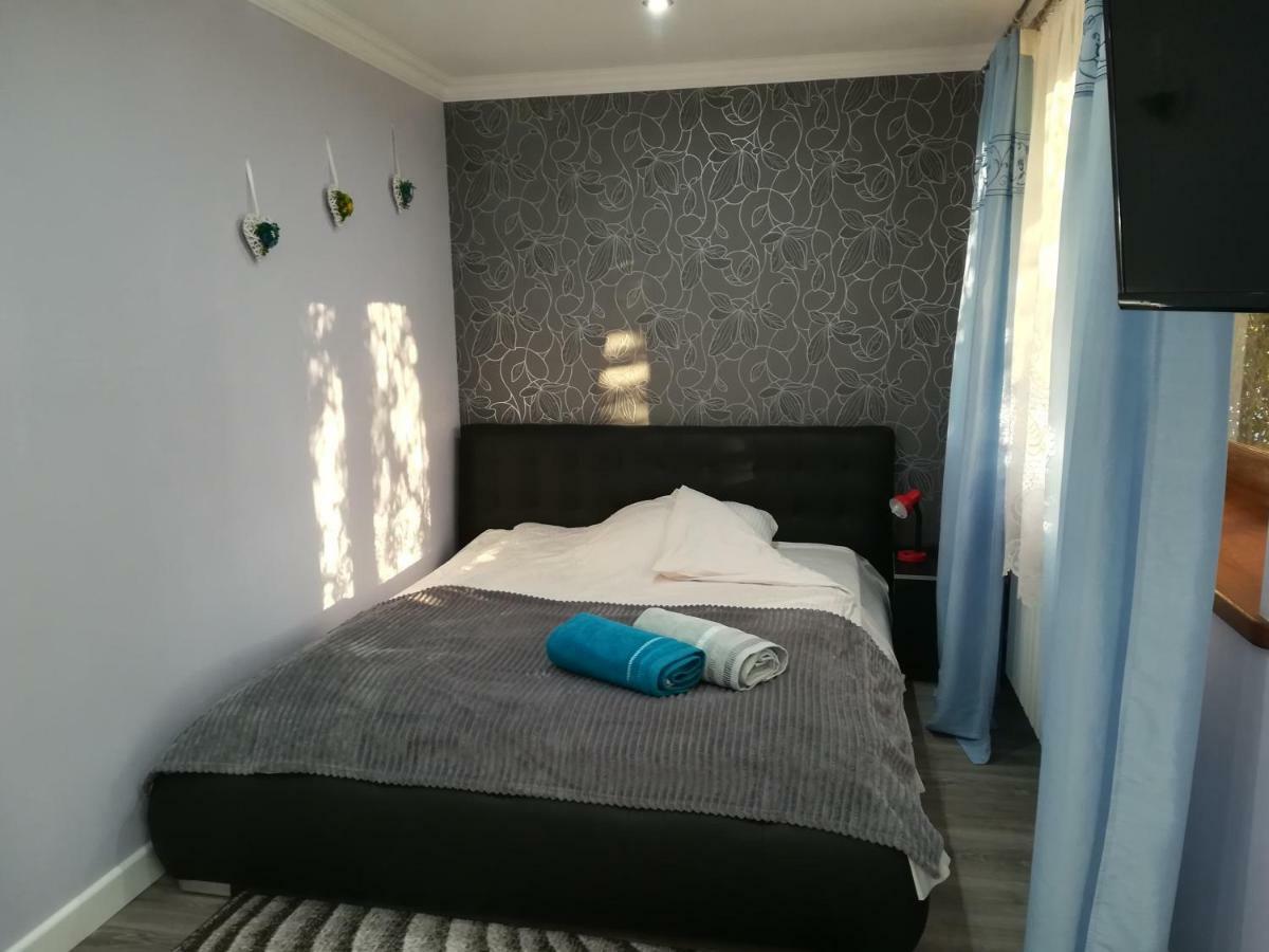 Apartamenty Kletowka Кросно Екстериор снимка