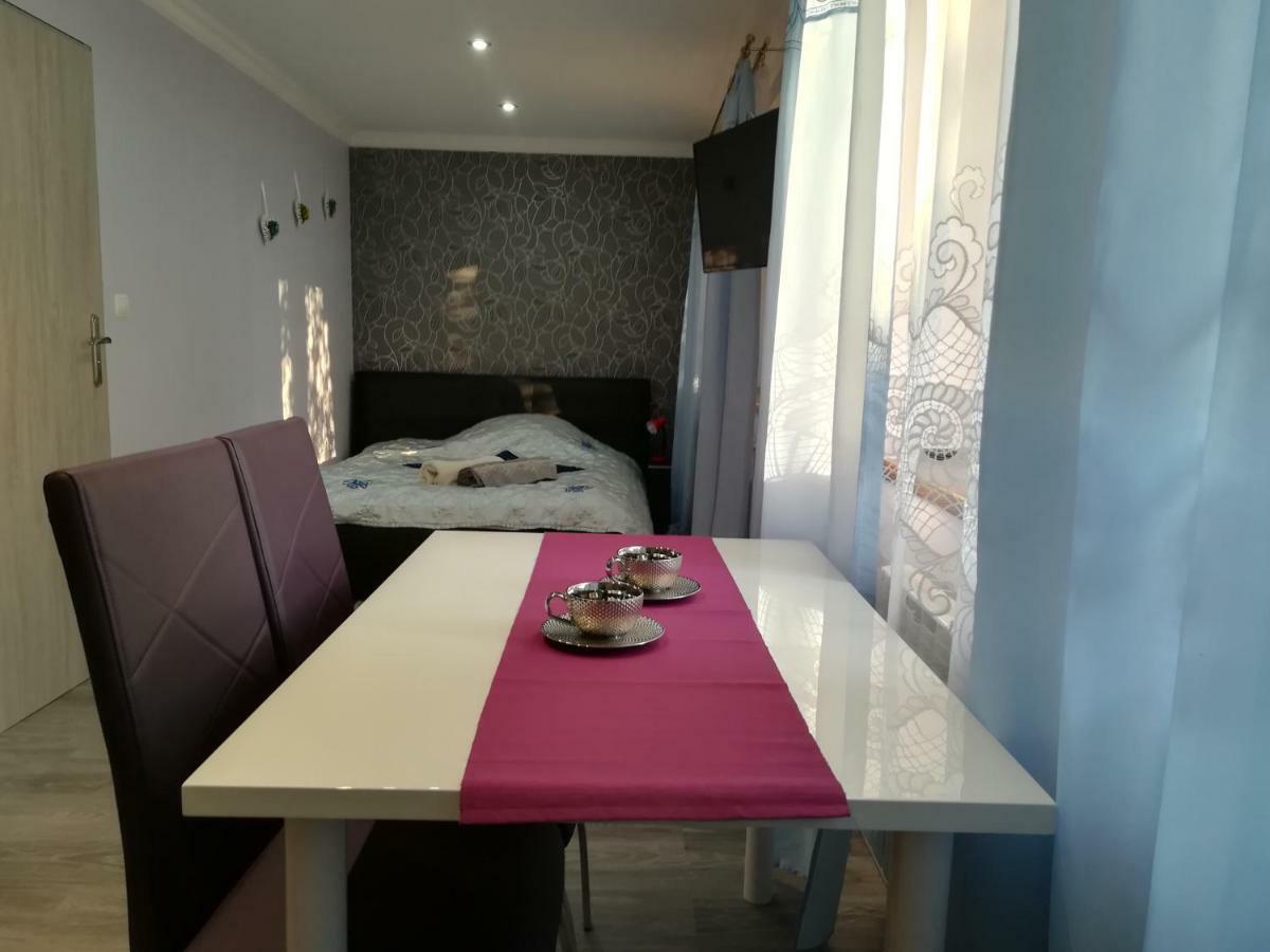 Apartamenty Kletowka Кросно Екстериор снимка