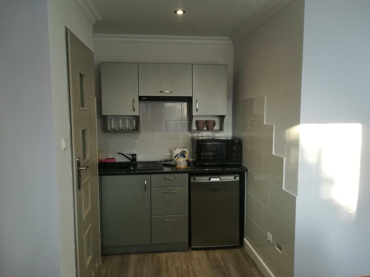 Apartamenty Kletowka Кросно Екстериор снимка